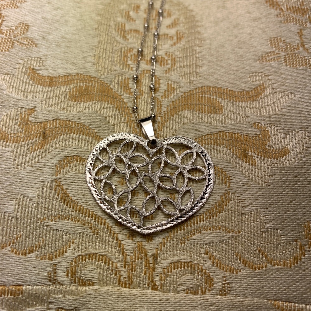Solid 14k floral heart pendant with chain